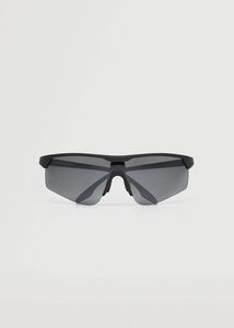 Sportowe okulary przeciwsłoneczne z polaryzacją za 99,99 zł w MANGO